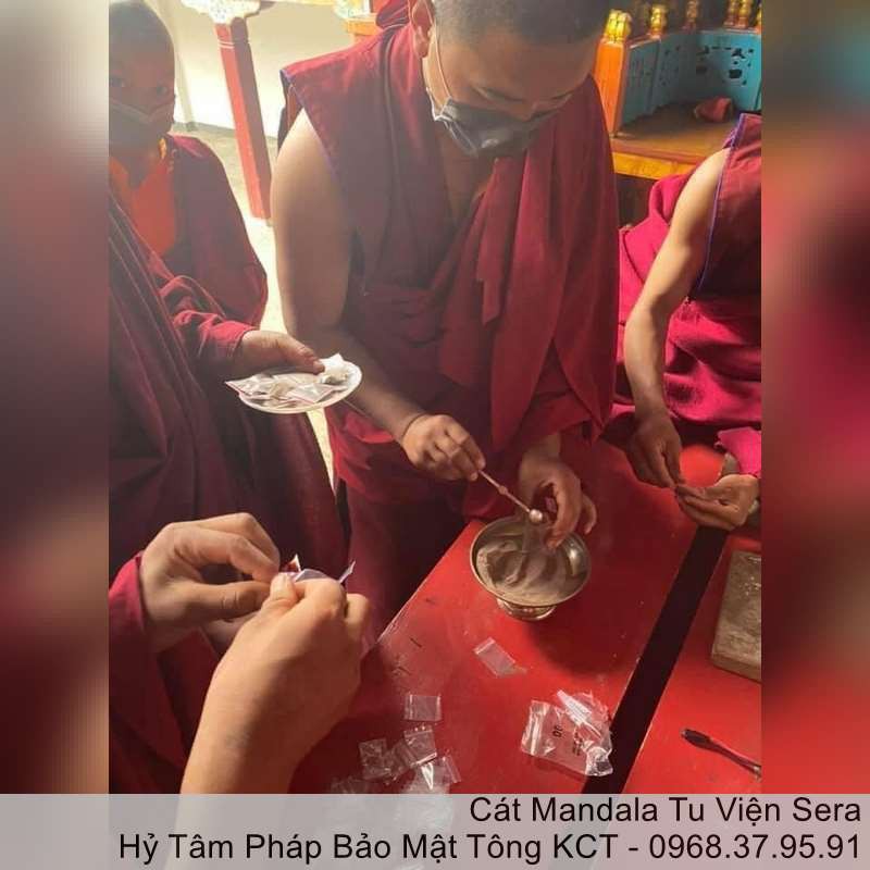 |Tu Viện Sera| Cát Mandala đàn tràng Đại Nhật Như Lai và Ba Đại Bổn Tôn Tây Tạng