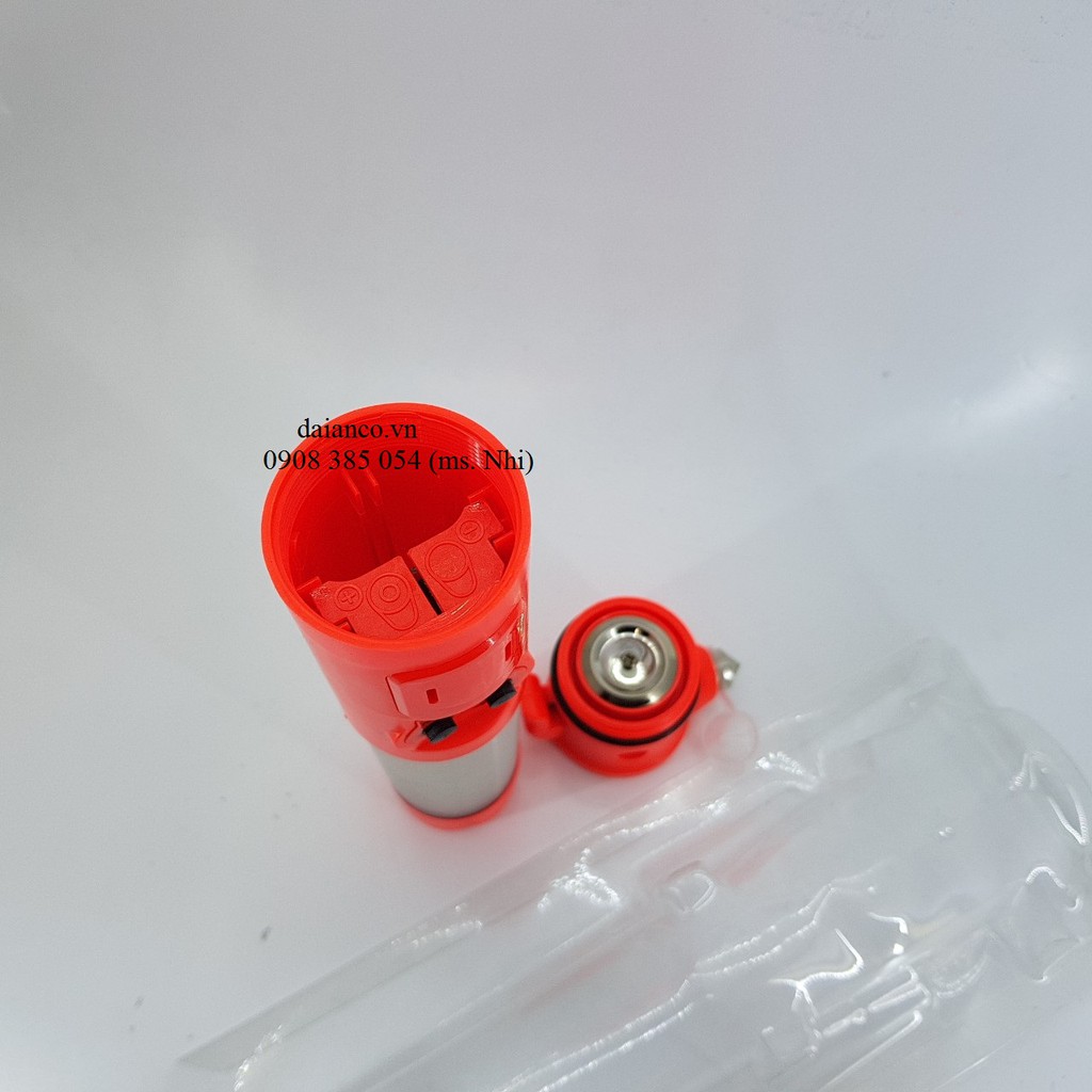 Búa thoát hiểm mini kèm đèn pin tiện dụng