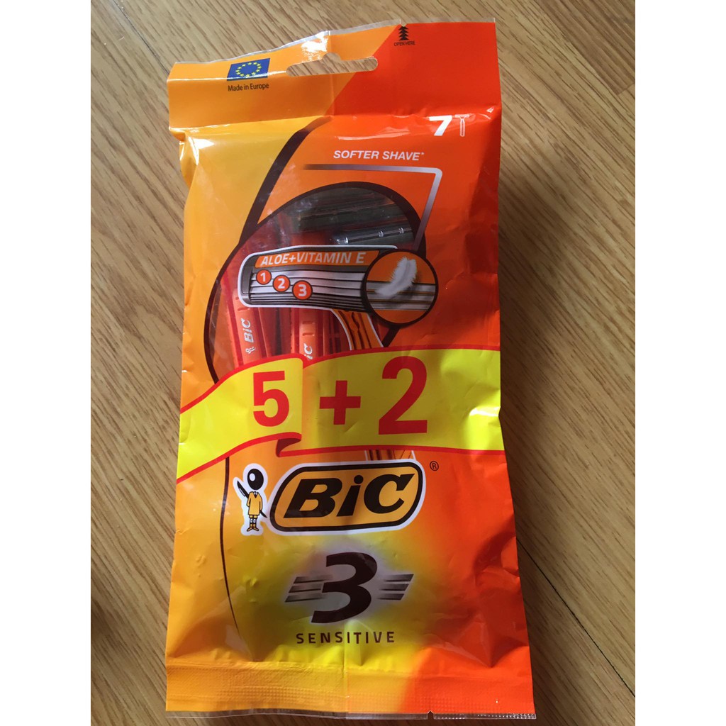 DAO CẠO RÂU thương hiệu BIC, 3 lưỡi, mỗi bịch 7 cây