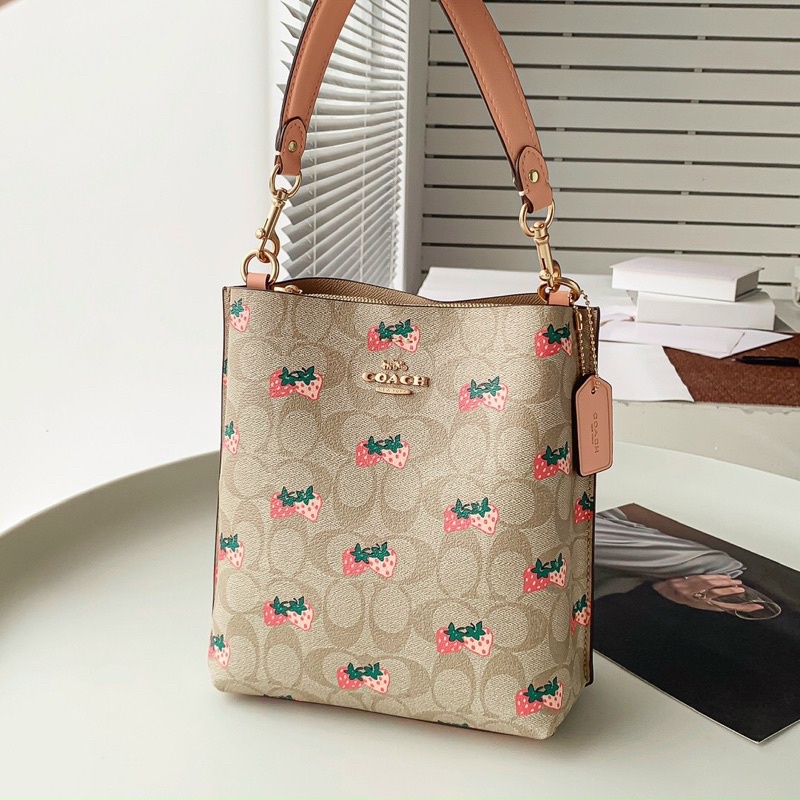 Túi Coach dáng ống mới màu dâu xinh yêu, 3 ngăn size nhỏ