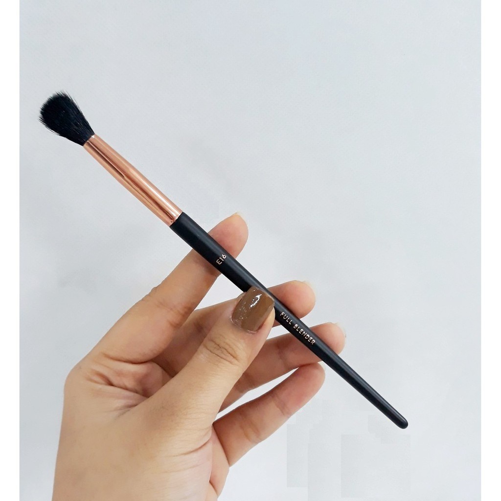 Cọ tán phấn mắt Vacosi E16 / cọ kẻ đuôi mắt đầu bầu