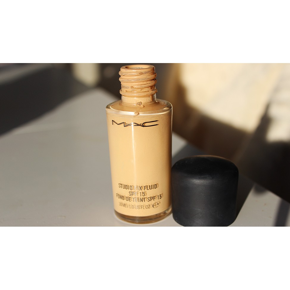 KEM NỀN ĐÌNH ĐÁM MAC STUDIO FIX FLUID SPF 15 BROAD SPECTRUM SPF 15