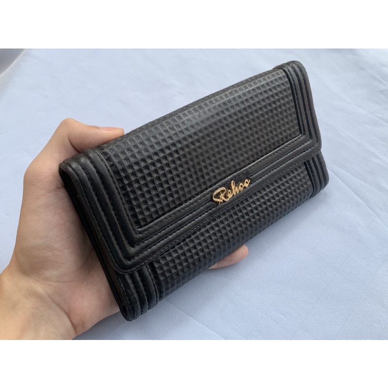 Túi ví chuẩn si. Túi ví qua sử dụng. Khách vui lòng xem hình nếu muốn biết thêm thông tin sản phẩm mời khách vô chat nhé