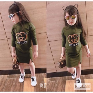 Váy điệu đà bé gái