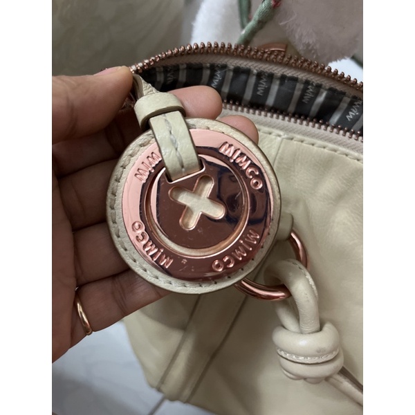 Túi đeo chéo vai nữ mimco