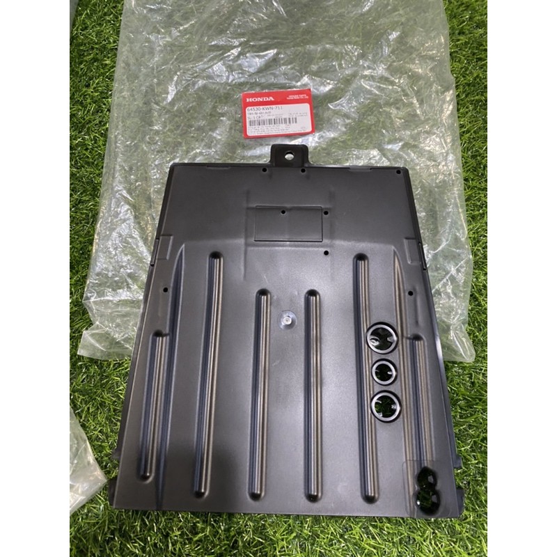 Yếm Khóa , Sàn chân Trái , dè sau , chắn bùn Trước Pcx Thái 2010