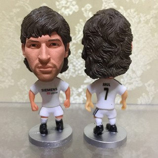 Tượng cầu thủ bóng đá Raul