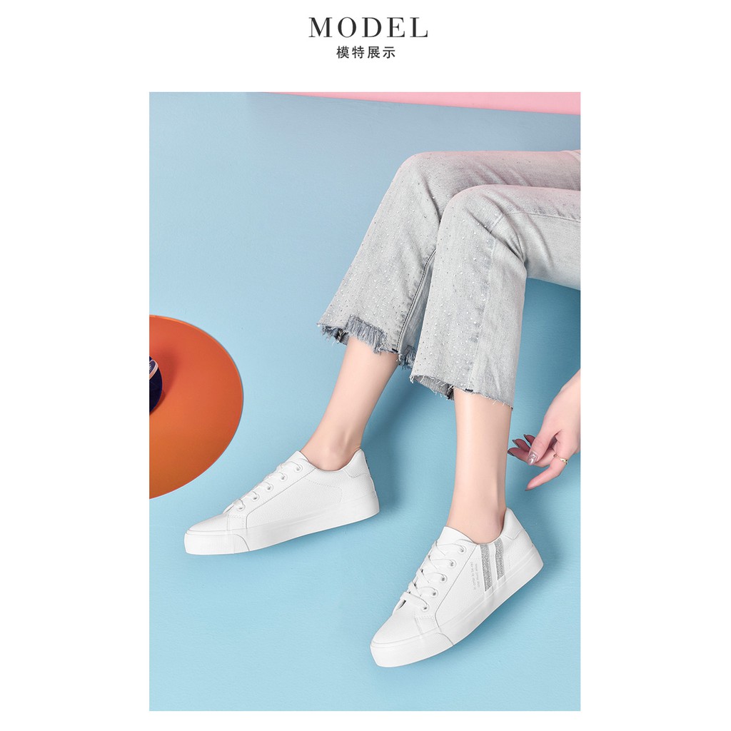 Giày sneaker Dusto đế mềm trẻ trung sọc kim tuyến DT2004