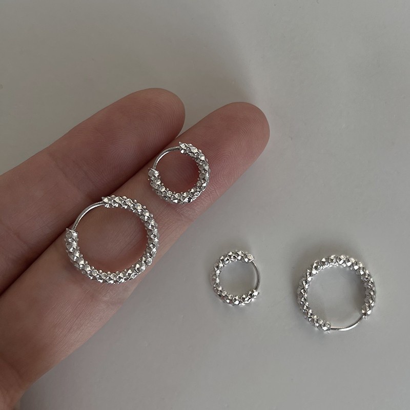Set Khuyên Tai Tròn Gợn Sóng Cá Tính Cho Nữ