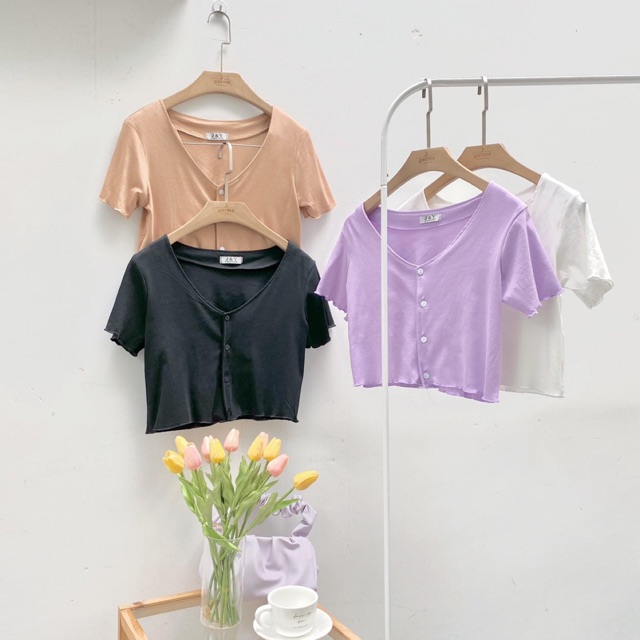 Áo croptop khuy cổ V
