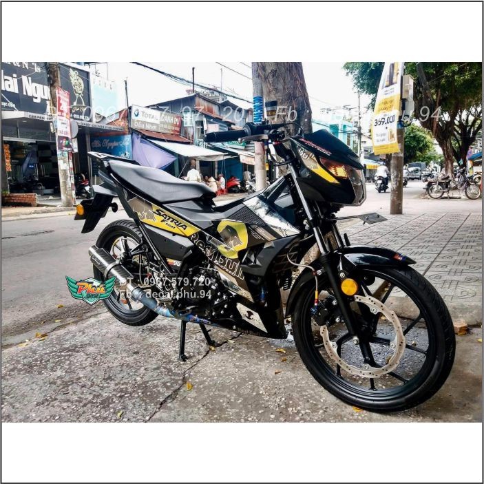 Tem Satria Red Bull vàng đen crom (V)