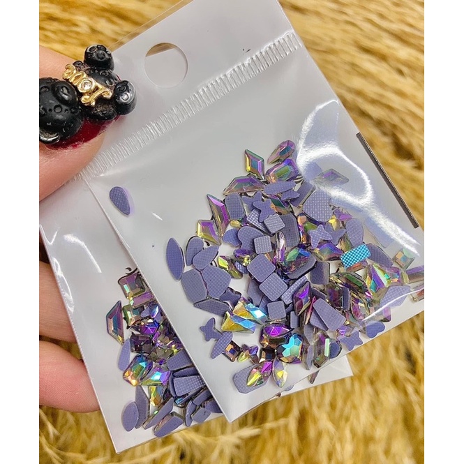 Đá chân bằng YHB