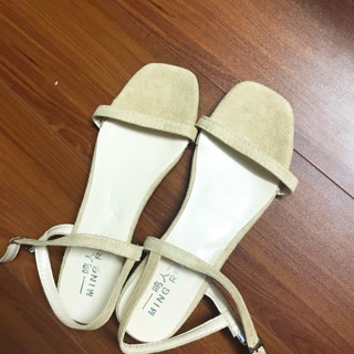 [SẴN BE 38/NÂU 38 - SALE] Sandal dây mảnh da lộn (ảnh thật ở cuối)