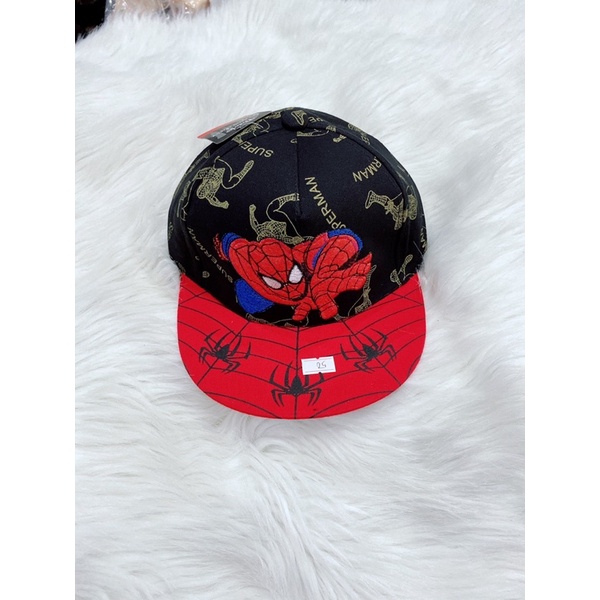 Mũ bé trai Batman . Mũi phớt đầu bằng