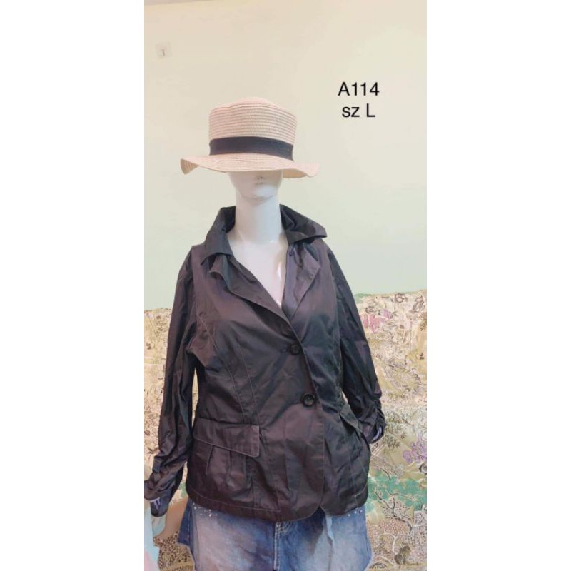 áo khoác dù dạng vest size L. A114