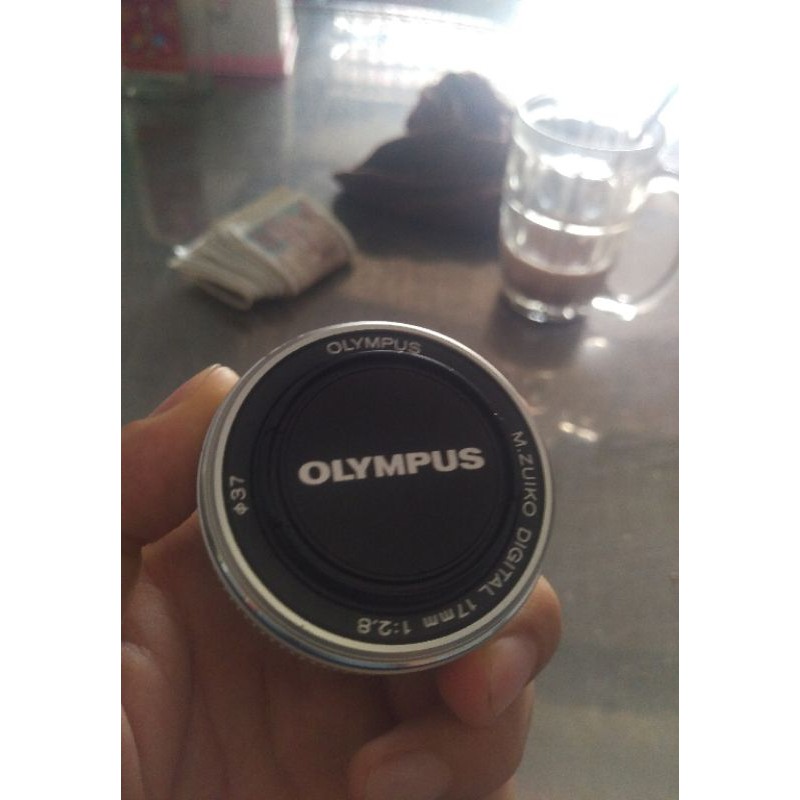 Ống kính Olympus 17mm F2.8 dư dùng bán lại