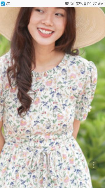 Đầm Entiati nền trắng hoa hồng