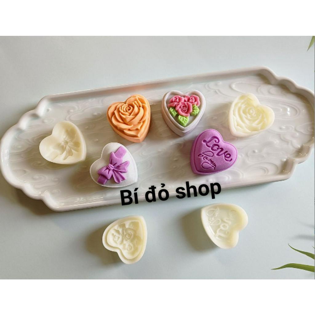 Size 40g 50g - Khuôn trung thu lò xo 2023 TIM 3 HOA HỒNG 4 mặt 1 nhấn - Bí đỏ shop dụng cụ làm bánh