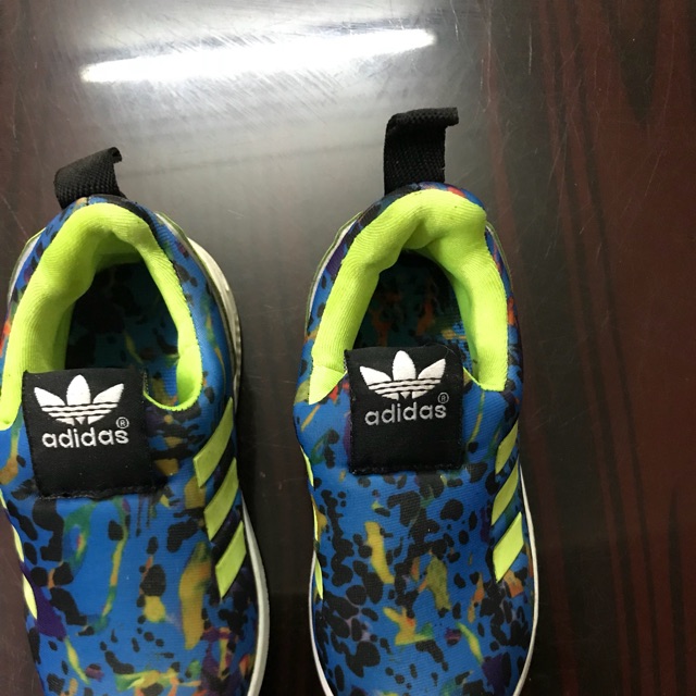 Giầy thể thao adidas