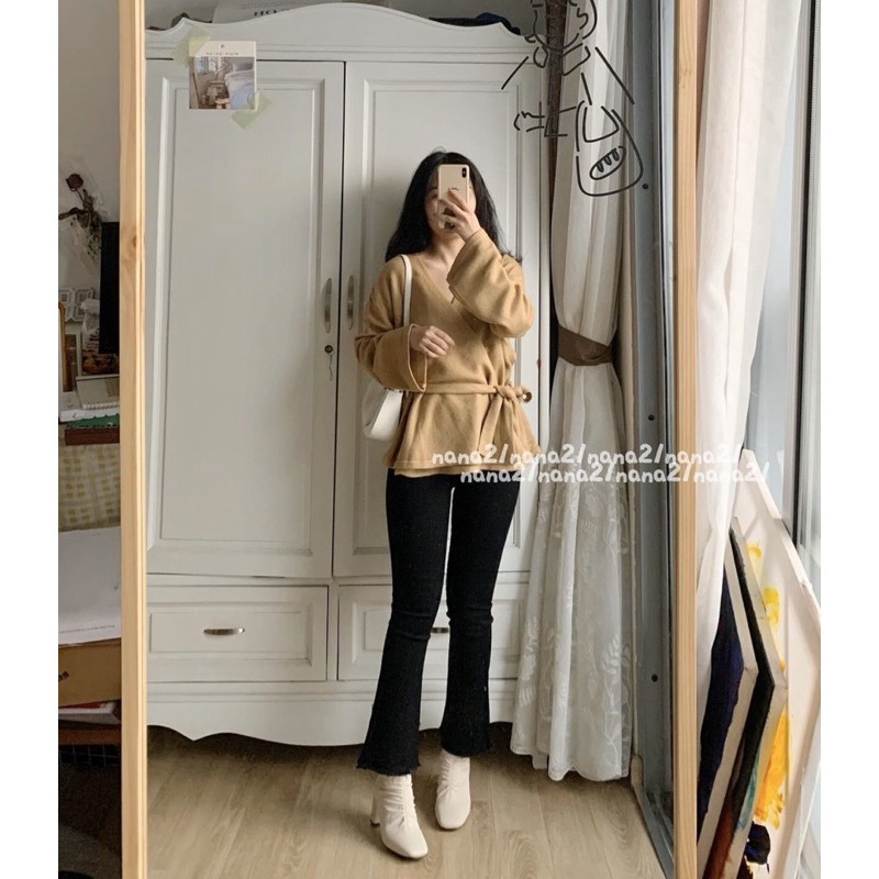 Áo len buộc eo điệu đà