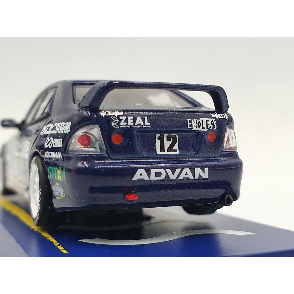 Xe Mô Hình Toyota Altezza 1:64 Tarmac ( Xanh Endless)