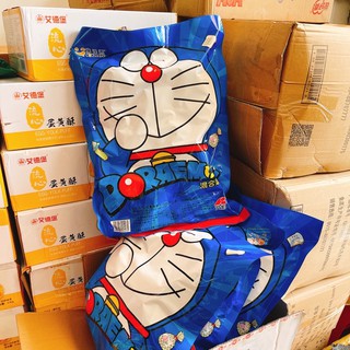 Snack doremon khổng lồ có 36 gói nhỏ bên trong