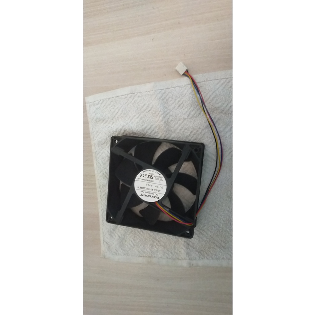 Fan tản nhiệt chuyên cho trâu 12cm 12v 0.9a,siêu êm,tốc mạnh mẽ chính hãng foxconn