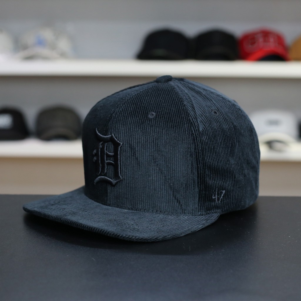 Mũ nón lưỡi trai vành ngang snapback Detroit nhung đen nam nữ VN