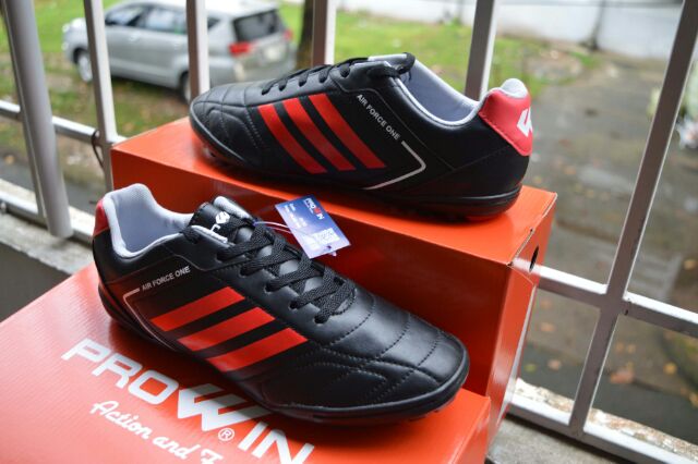 GIÀY ĐÁ BÓNG SÂN CỎ NHÂN TẠO