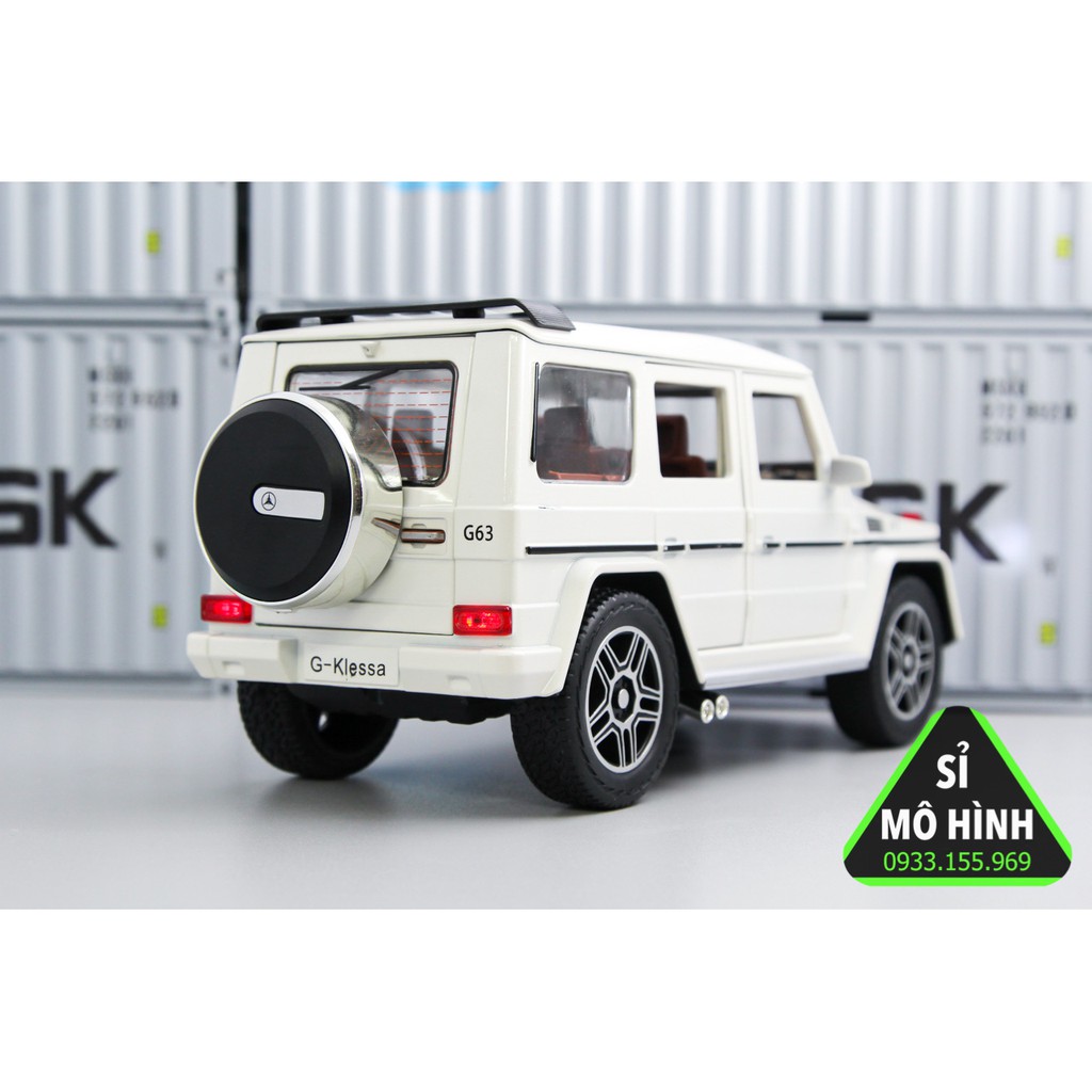 Mô hình xe SUV Mercedes G63 G Klessa mở hết cửa 1:24 Trắng