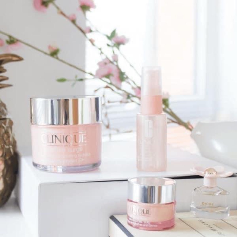 Xịt khoáng dưỡng ẩm Clinique Moisture surge Face Spray 30ml