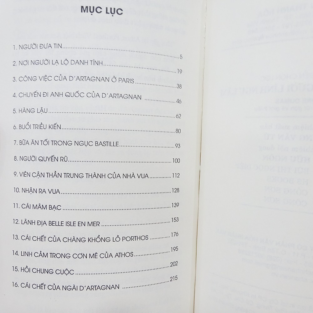 Sách - Cái Chết Của 3 Người Lính Ngự Lâm - sách văn học độc quyền Nhân Văn