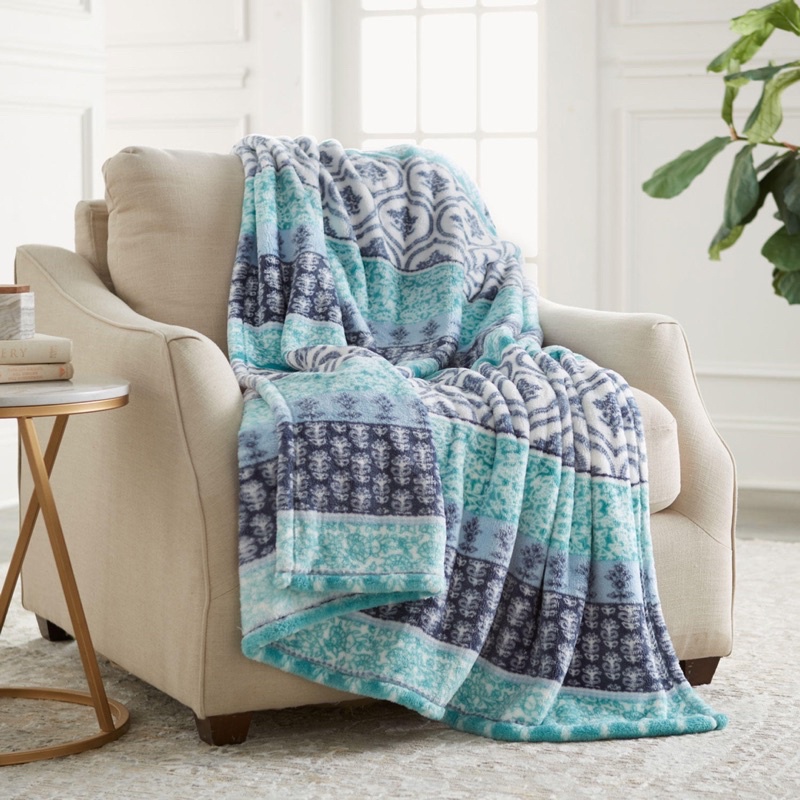 - Chăn mền Member’s Mark Lounge Throw