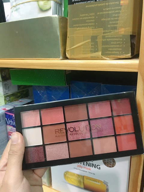 Màu mắt Make up Revolution 