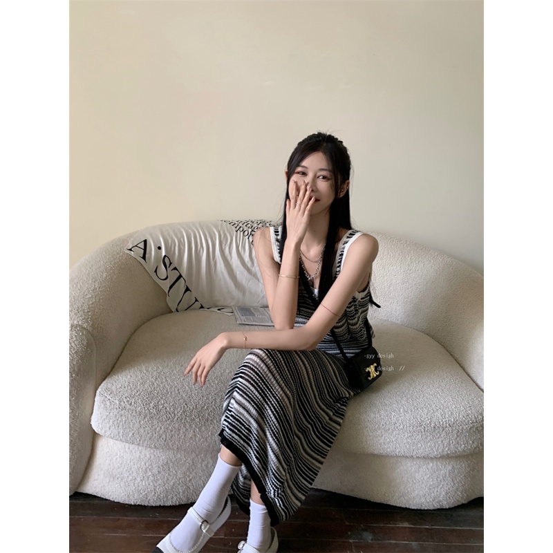 QADCOL  Set Áo Thun Ngắn Tay Sọc Ngang + Chân Váy Ôm Thời Trang Dành Cho Nữ