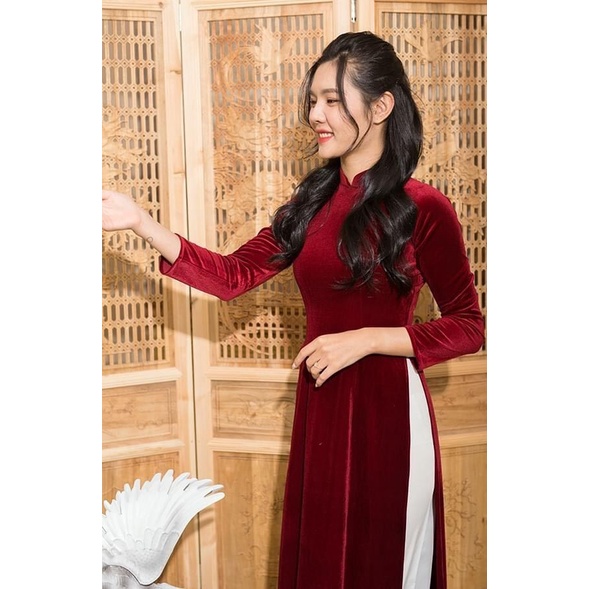 Áo dài Nhung Đỏ may sẵn đủ size. Chất liệu Nhung lì cao cấp, mềm mướt, co giãn.