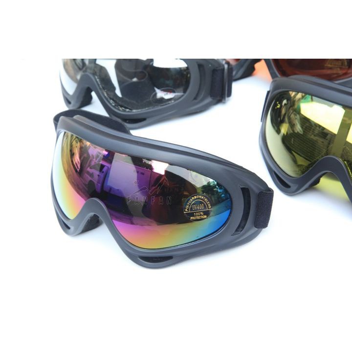 KÍNH CHỐNG BỤI CHỐNG CHÓI ĐI PHƯỢT