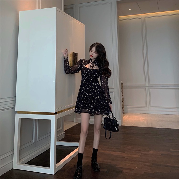 Đầm Ngắn Choker Hoạt Tiết Hoa Nhí Tay Dài Điệu Đà | BigBuy360 - bigbuy360.vn