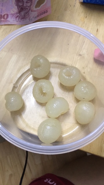 Bút xoáy nhãn, vải tách hạt.