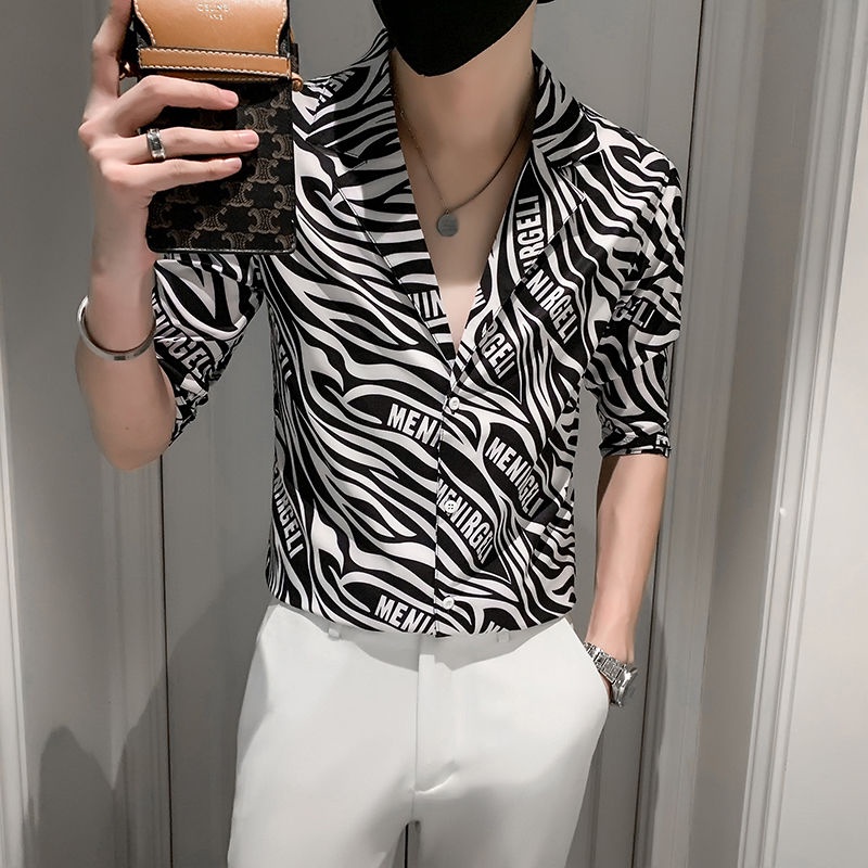 Áo Sơ Mi Tay Lửng Cổ Chữ V In Hoa Màu Sắc Tương Phản Thời Trang Cho Nam