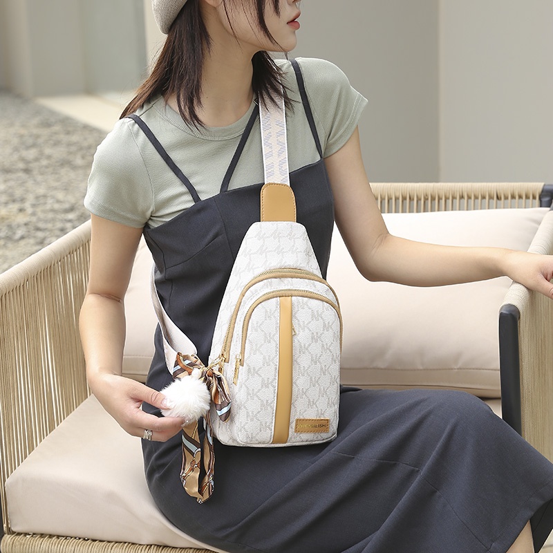 Túi đeo chéo 1 bên vai cỡ nhỏ phong cách dễ thương cho nữ