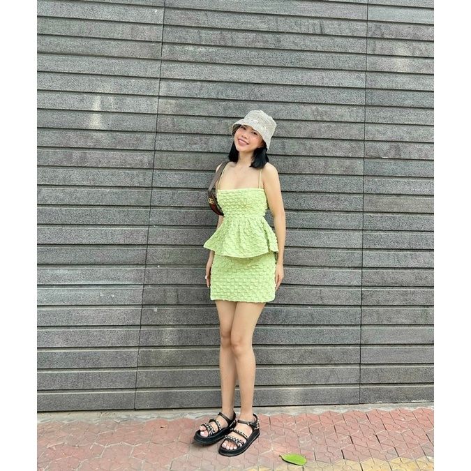 Set áo peplum 2 dây xốp nổi cut eo phối chân váy ôm ngắn 2 màu