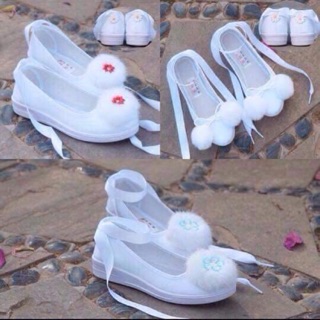 Giày cổ trang đủ size