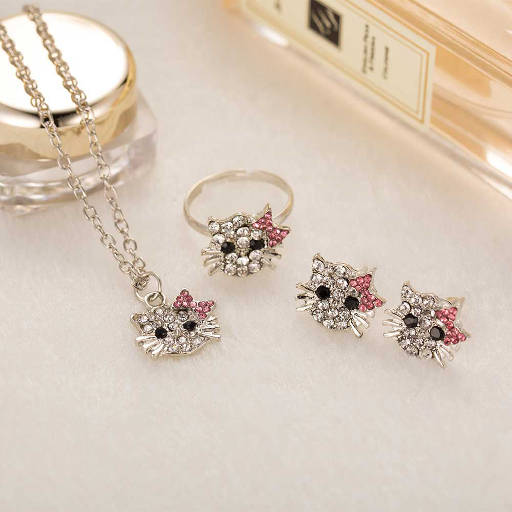 Bộ 4 Món Gồm Dây Chuyề/ Khuyên Tai/ Nhẫn Hình Hello Kitty