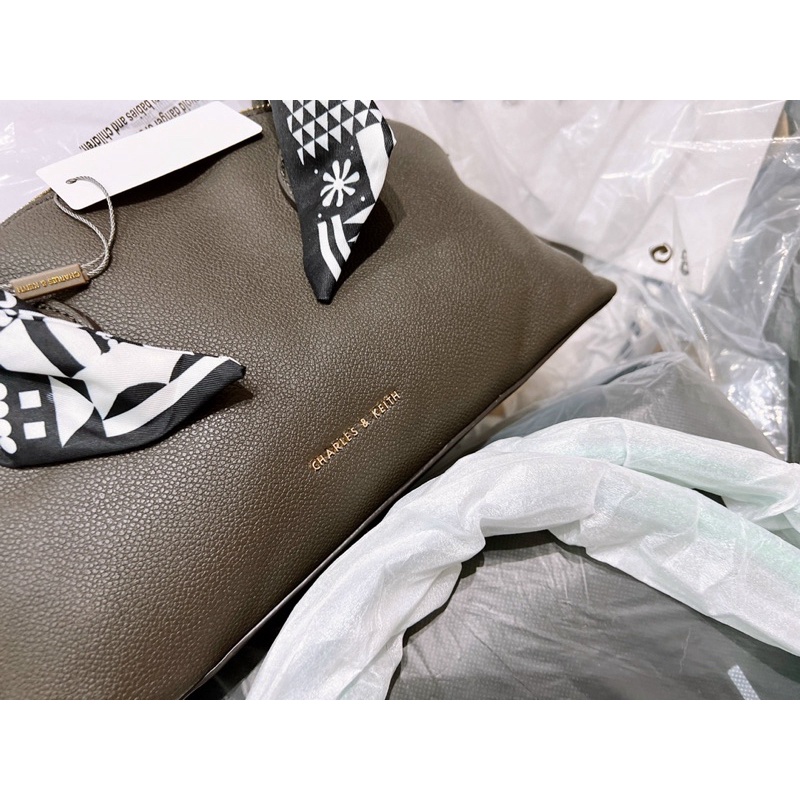 Túi cnk kẹp nách