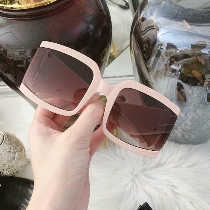 Kính râm nữ bản to dành cho các chị em có khuôn mặt hơi to hot trend