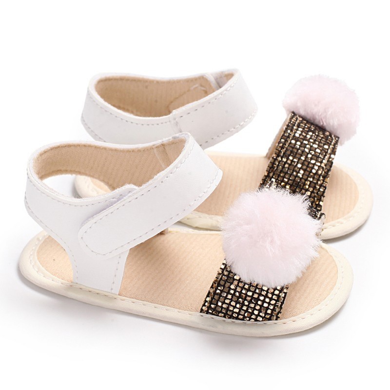 Giày sandals đính bóng lông xinh xắn cho bé