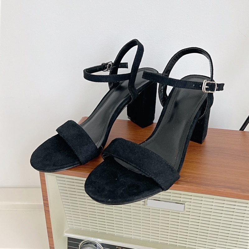 Giày sandal cao gót nữ đen basic đế vuông hở gót