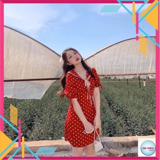 Váy chấm bi màu đỏ