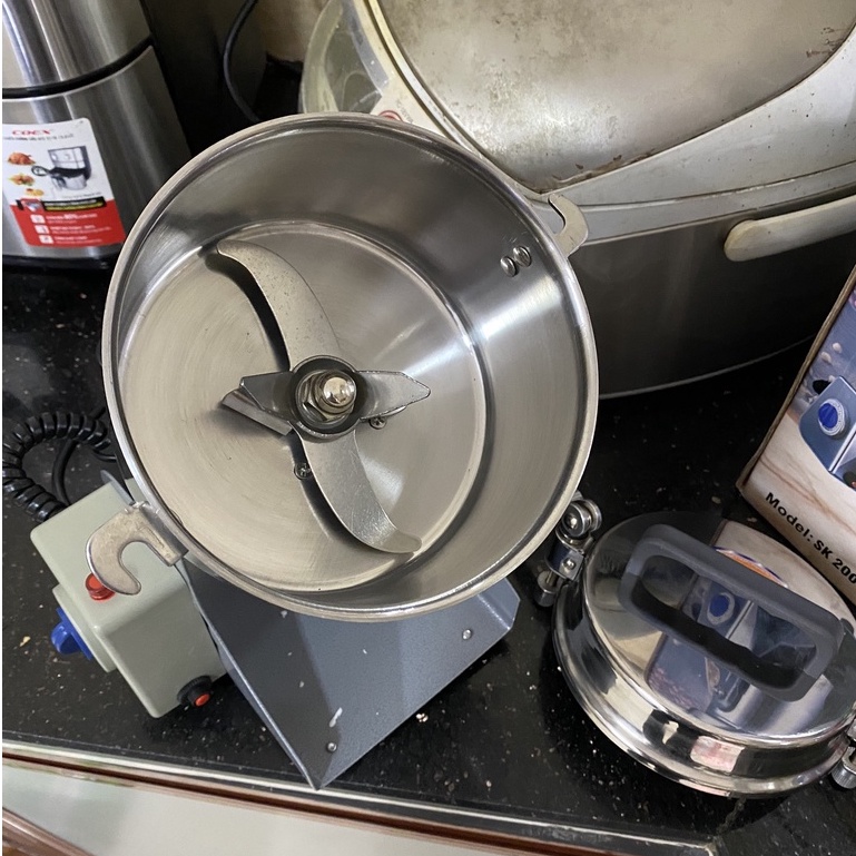 MÁY XAY BỘT KHÔ ĐA NĂNG SEKA XAY CẢ THẾ GIỚI CHO BẠN GIÁ SỐC TẶNG THÊM ĐẦY ĐỦ PHỤ KIỆN